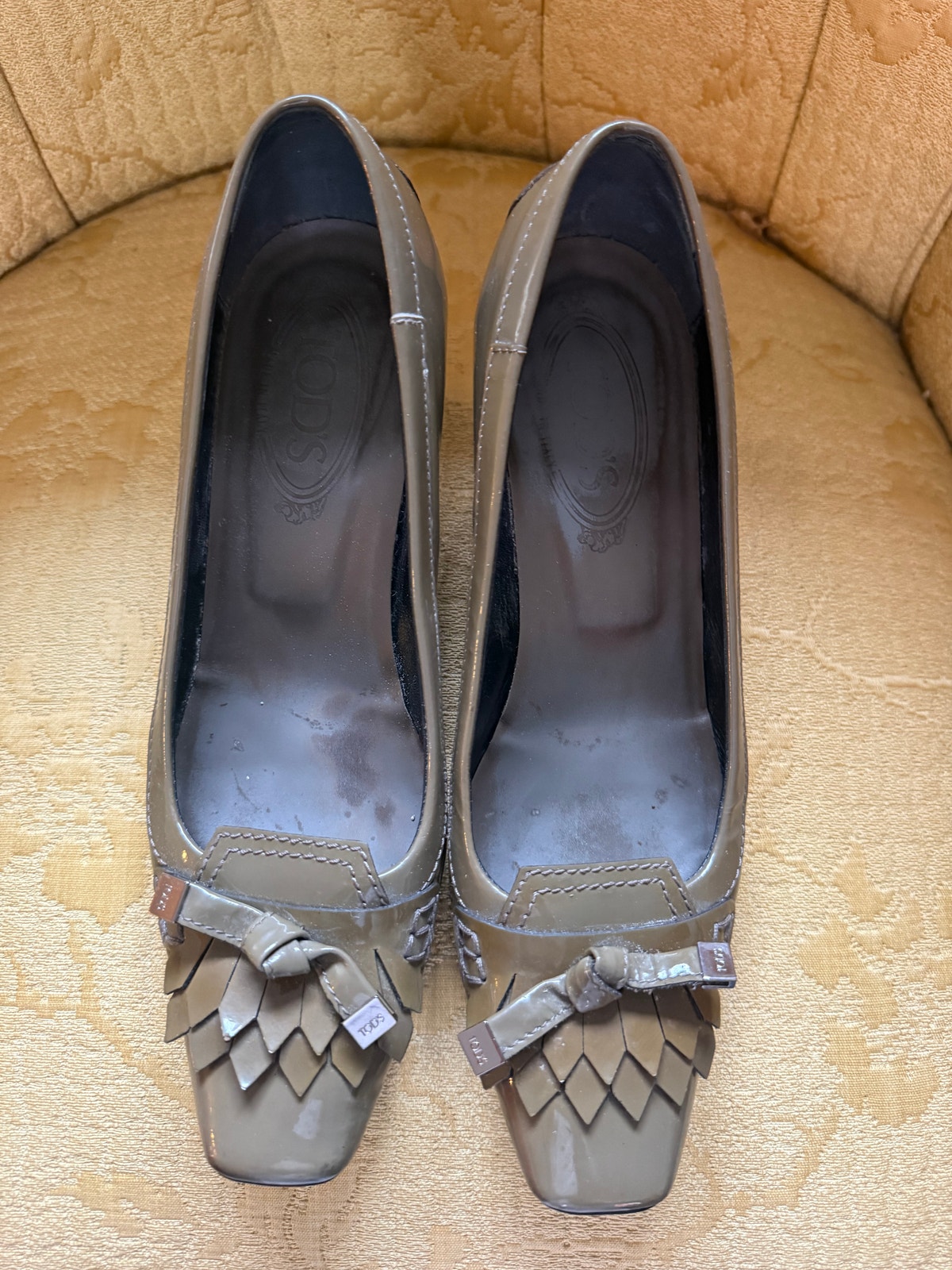 Tod's Italy Patent Leather Kiltie Pump Square Toe Taupe Size 8